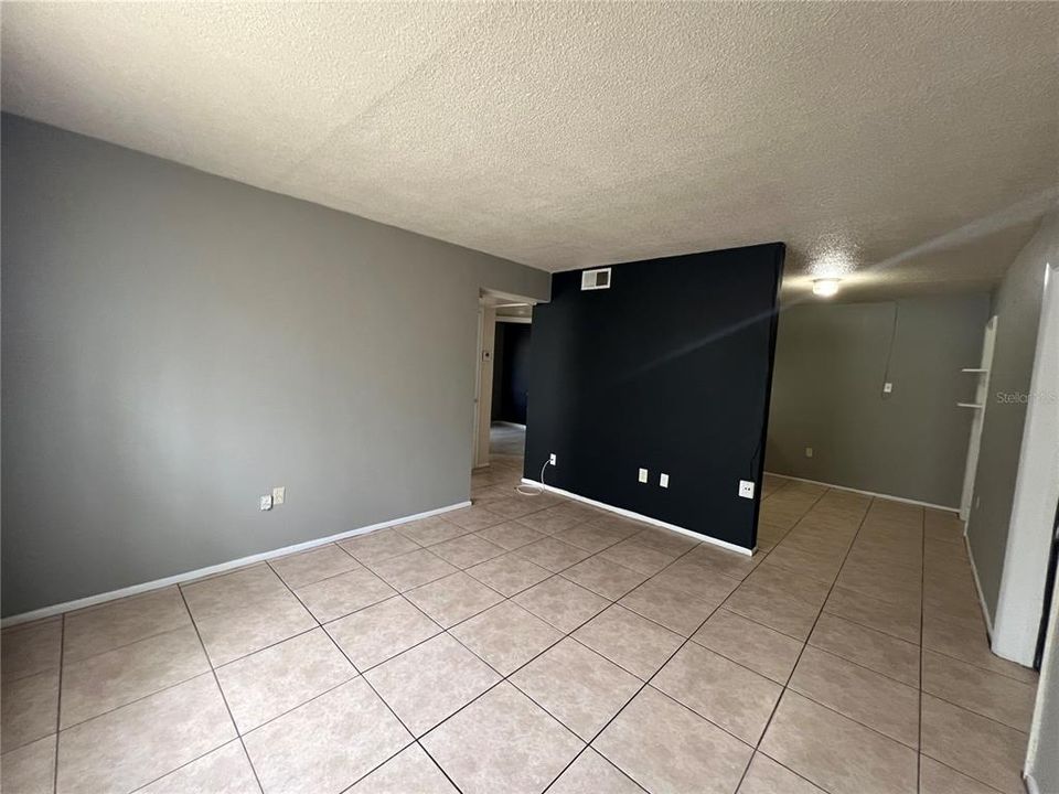 For Rent: $1,095 (2 beds, 1 baths, 650 Square Feet)