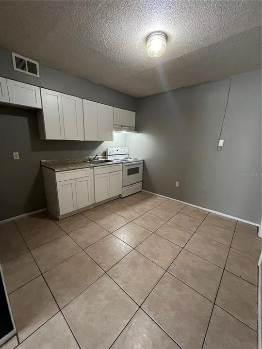 For Rent: $1,095 (2 beds, 1 baths, 650 Square Feet)