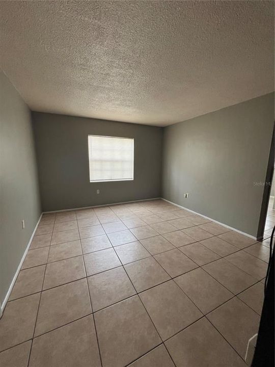For Rent: $1,095 (2 beds, 1 baths, 650 Square Feet)