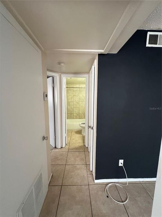For Rent: $1,095 (2 beds, 1 baths, 650 Square Feet)
