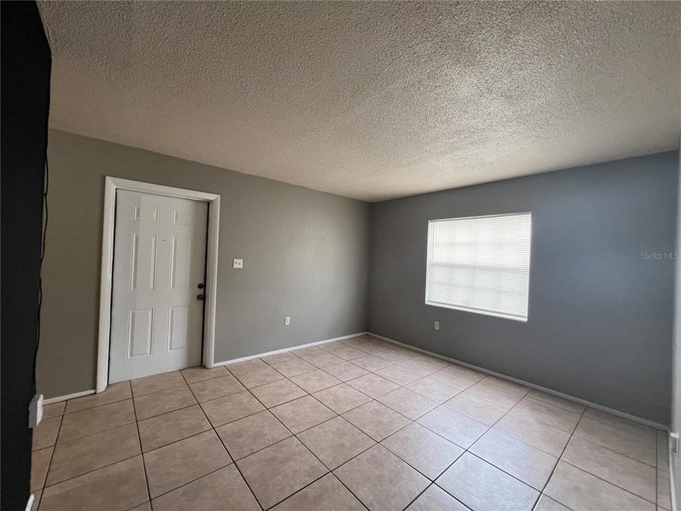 For Rent: $1,095 (2 beds, 1 baths, 650 Square Feet)