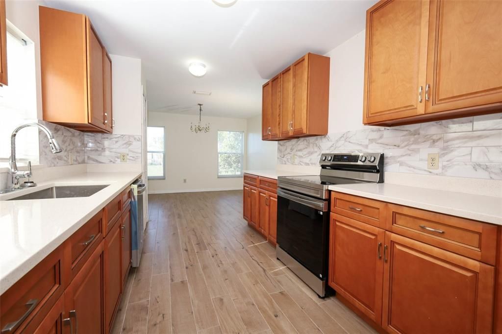 待售: $430,000 (3 贝兹, 2 浴室, 1460 平方英尺)