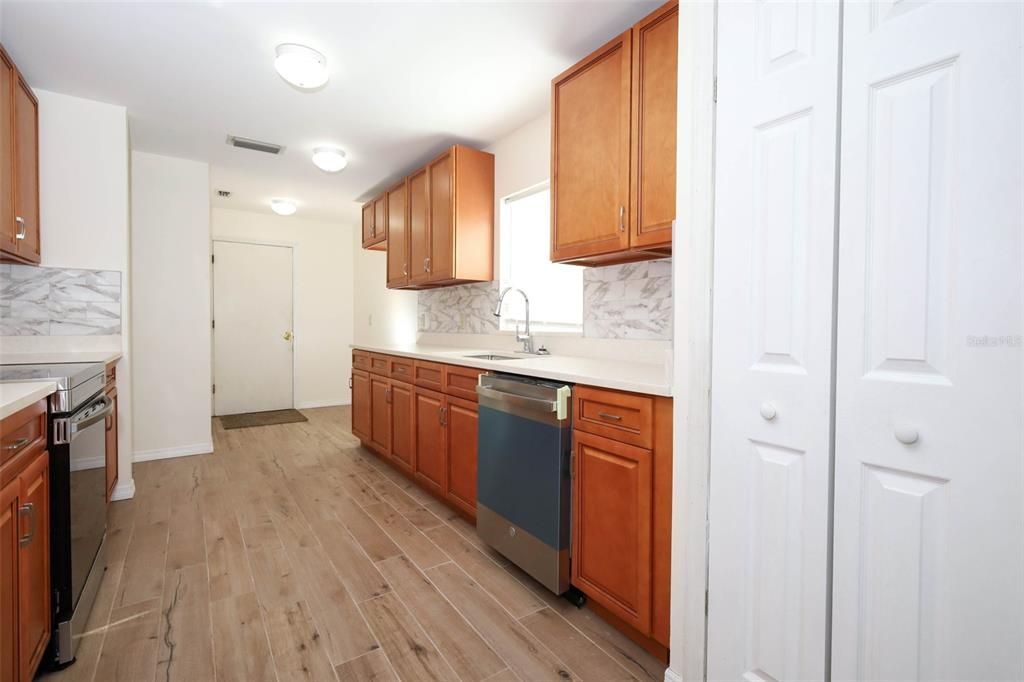 待售: $430,000 (3 贝兹, 2 浴室, 1460 平方英尺)