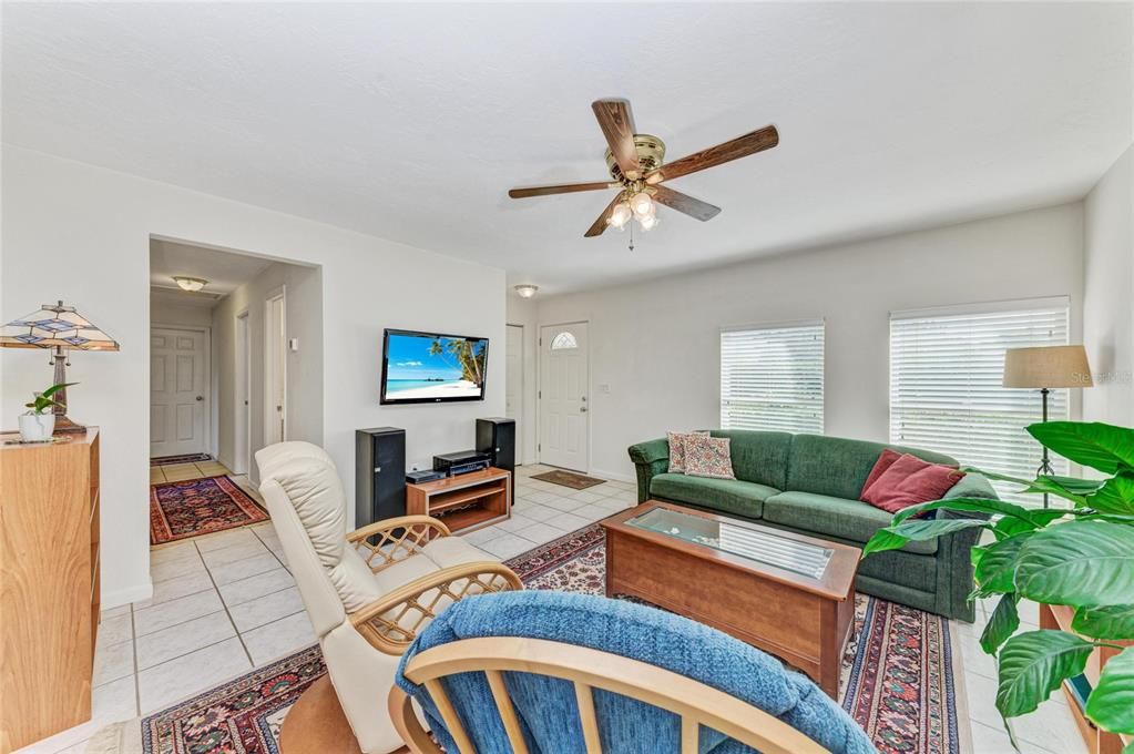 For Sale: $400,000 (3 beds, 2 baths, 1116 Square Feet)