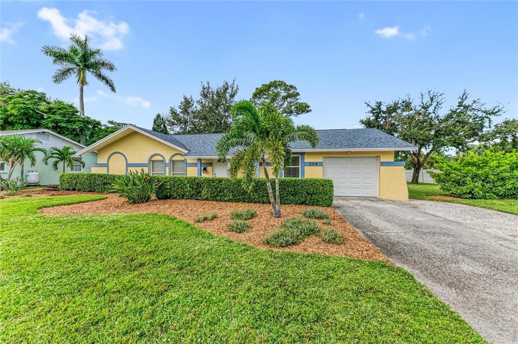 For Sale: $400,000 (3 beds, 2 baths, 1116 Square Feet)