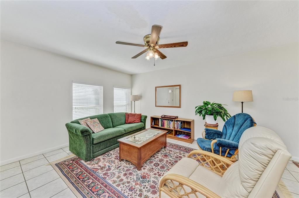 For Sale: $400,000 (3 beds, 2 baths, 1116 Square Feet)