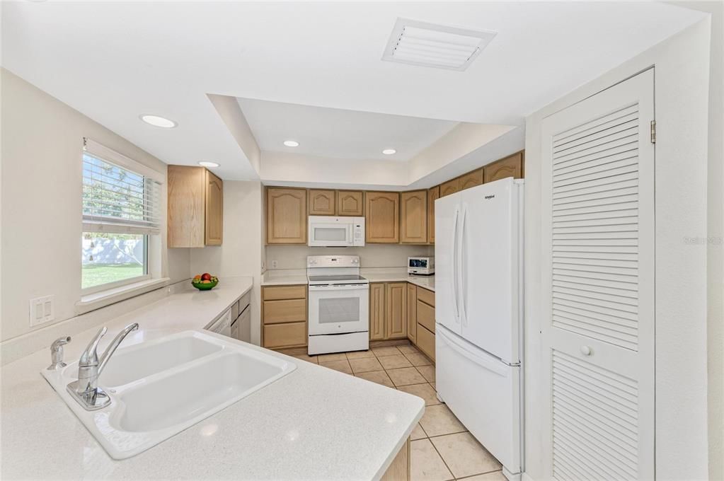 For Sale: $400,000 (3 beds, 2 baths, 1116 Square Feet)