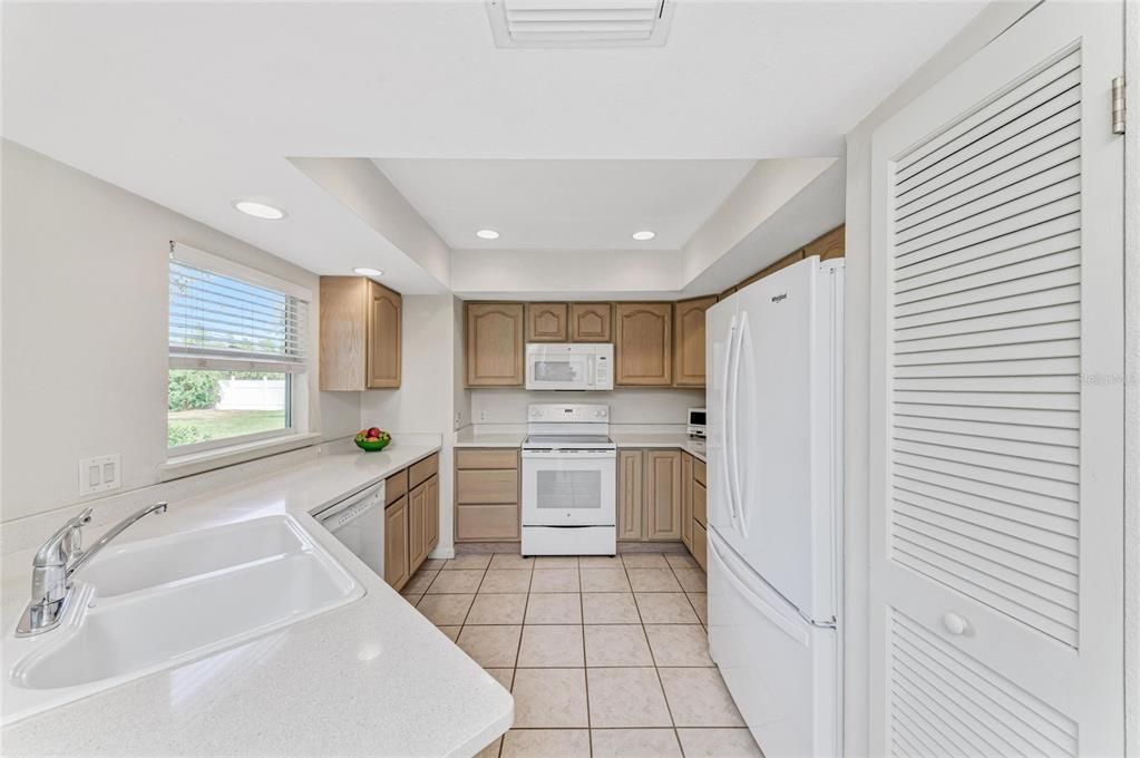 For Sale: $400,000 (3 beds, 2 baths, 1116 Square Feet)