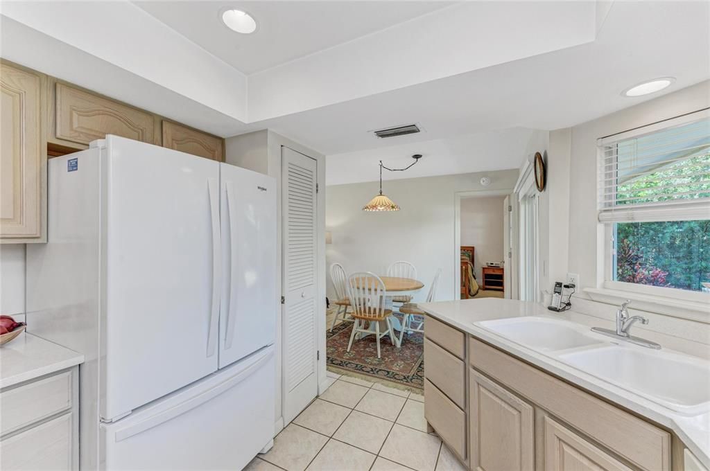 For Sale: $400,000 (3 beds, 2 baths, 1116 Square Feet)