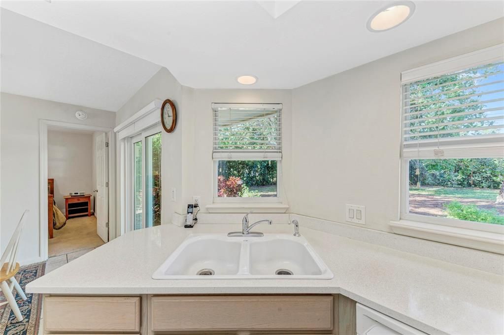 For Sale: $400,000 (3 beds, 2 baths, 1116 Square Feet)