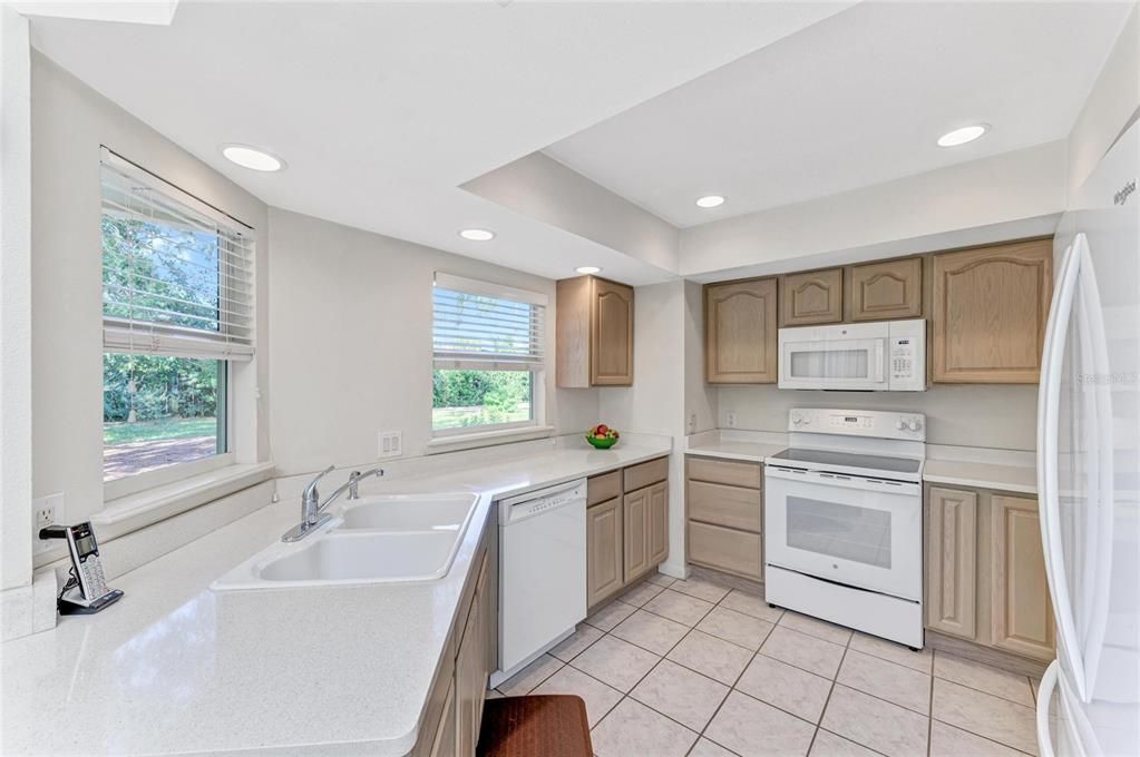 For Sale: $400,000 (3 beds, 2 baths, 1116 Square Feet)