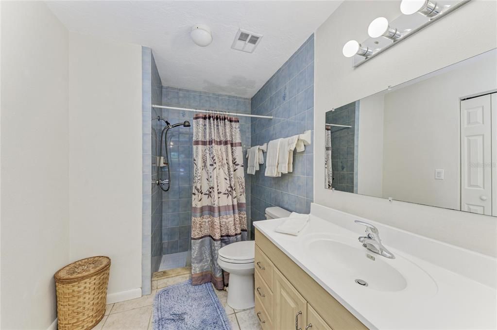 For Sale: $400,000 (3 beds, 2 baths, 1116 Square Feet)