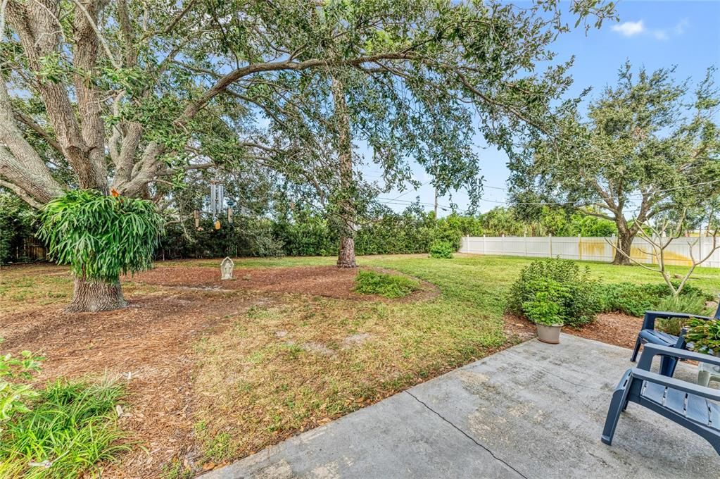 For Sale: $400,000 (3 beds, 2 baths, 1116 Square Feet)