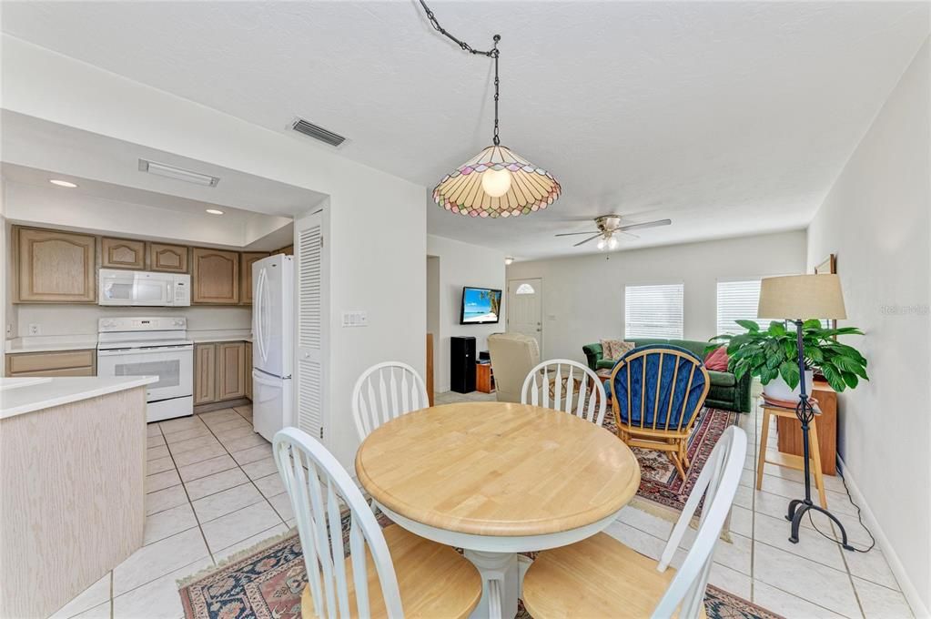 For Sale: $400,000 (3 beds, 2 baths, 1116 Square Feet)