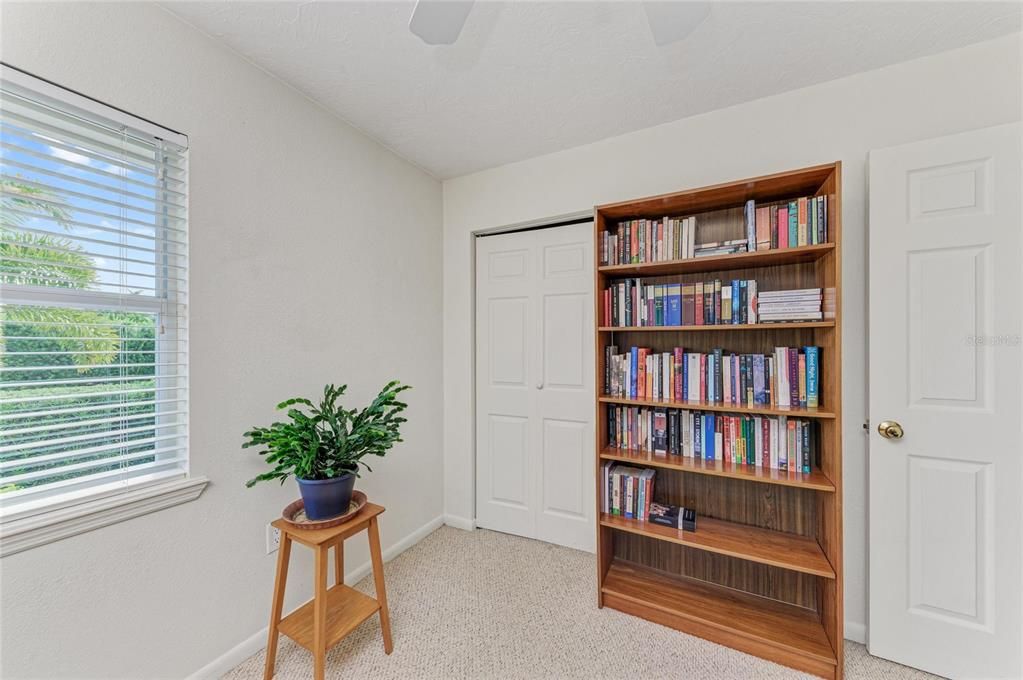 For Sale: $400,000 (3 beds, 2 baths, 1116 Square Feet)