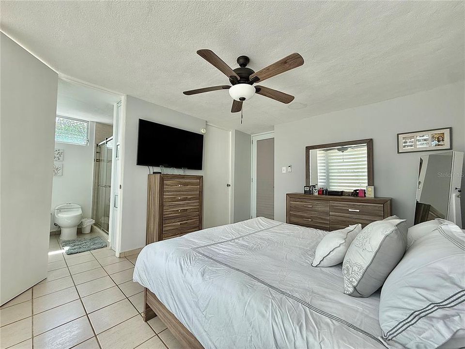 Active With Contract: $310,000 (4 beds, 2 baths, 1687 Square Feet)