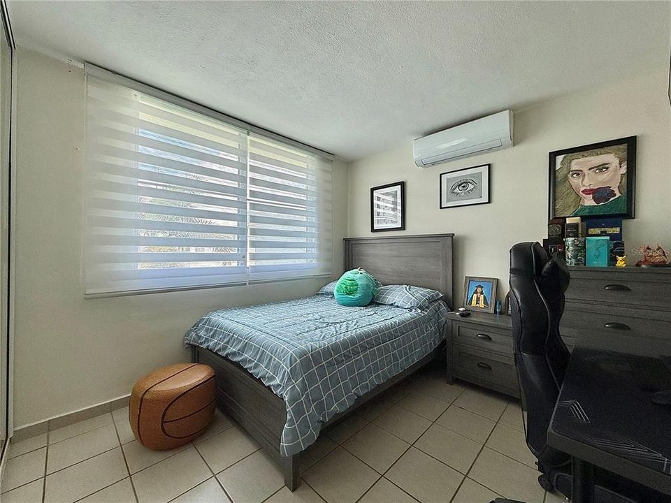 Active With Contract: $310,000 (4 beds, 2 baths, 1687 Square Feet)