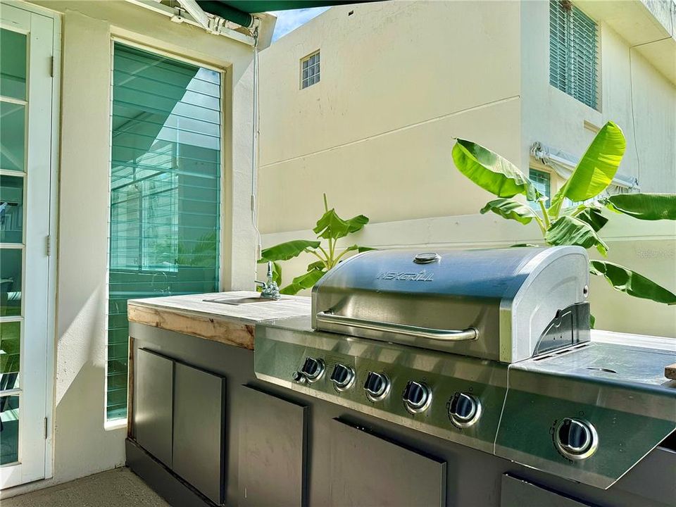 Active With Contract: $310,000 (4 beds, 2 baths, 1687 Square Feet)