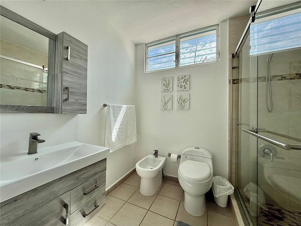 Active With Contract: $310,000 (4 beds, 2 baths, 1687 Square Feet)