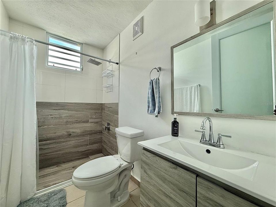 Active With Contract: $310,000 (4 beds, 2 baths, 1687 Square Feet)