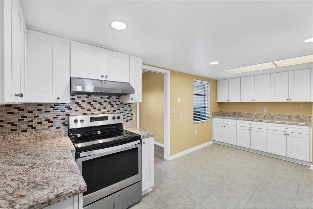 For Sale: $242,500 (2 beds, 2 baths, 1657 Square Feet)