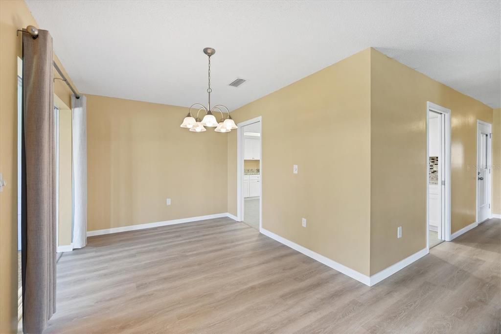 For Sale: $242,500 (2 beds, 2 baths, 1657 Square Feet)