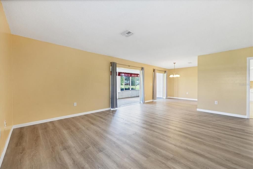 For Sale: $242,500 (2 beds, 2 baths, 1657 Square Feet)