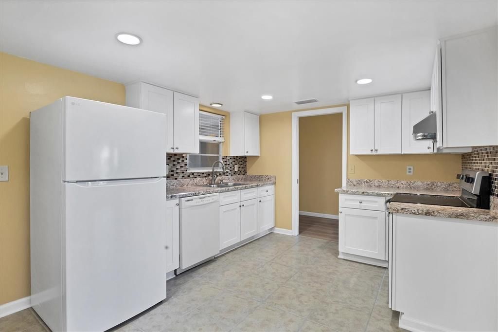 For Sale: $242,500 (2 beds, 2 baths, 1657 Square Feet)