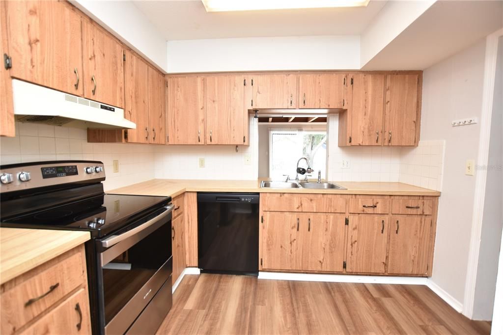 For Rent: $1,250 (2 beds, 2 baths, 1053 Square Feet)