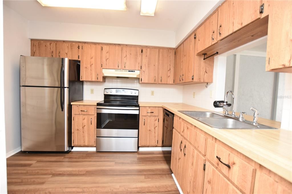 For Rent: $1,250 (2 beds, 2 baths, 1053 Square Feet)