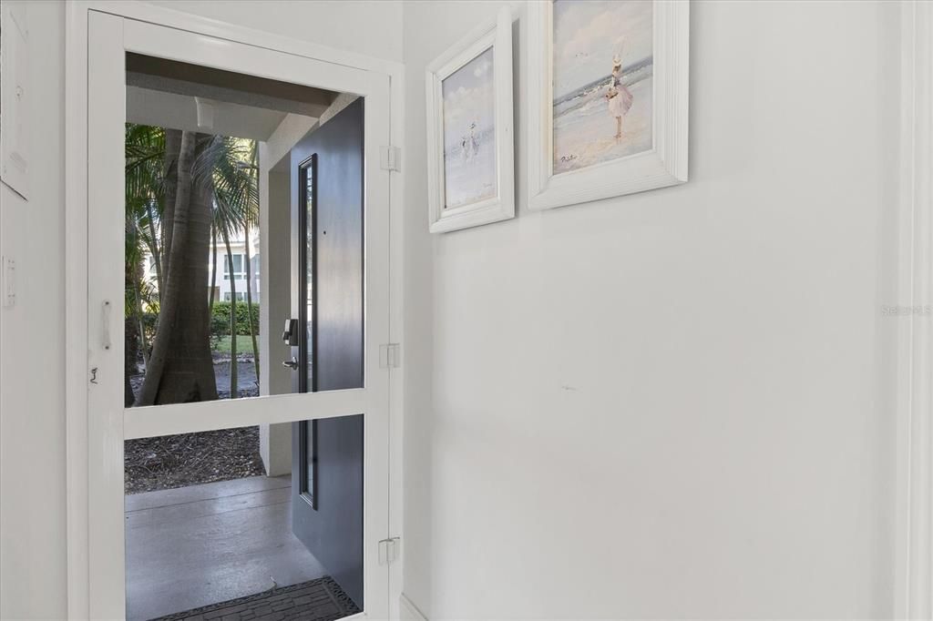 В аренду: $6,000 (2 спален, 2 ванн, 1034 Квадратных фут)