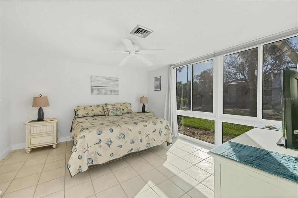 В аренду: $6,000 (2 спален, 2 ванн, 1034 Квадратных фут)