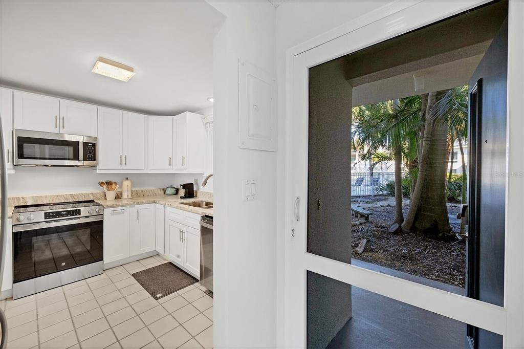 В аренду: $6,000 (2 спален, 2 ванн, 1034 Квадратных фут)