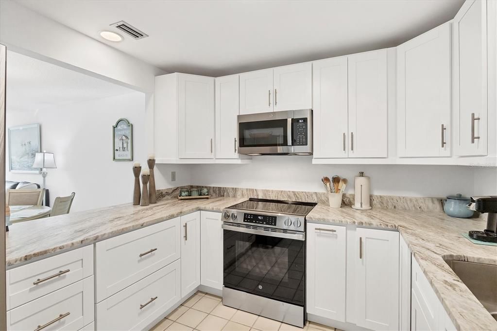 В аренду: $6,000 (2 спален, 2 ванн, 1034 Квадратных фут)