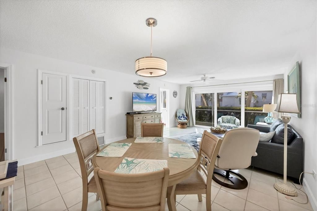 В аренду: $6,000 (2 спален, 2 ванн, 1034 Квадратных фут)