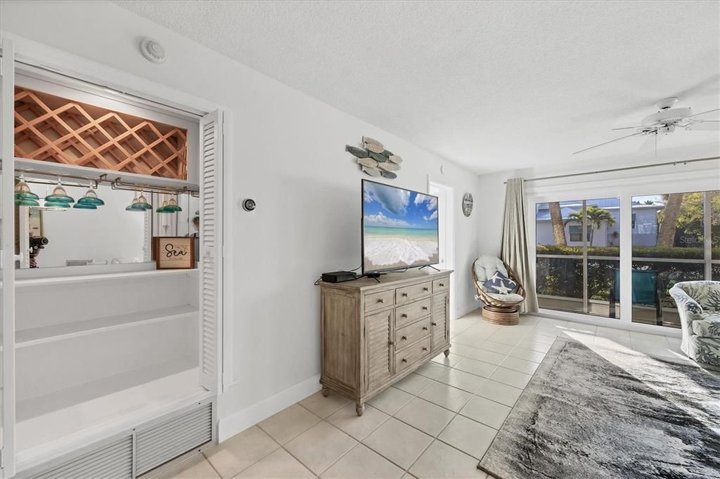 В аренду: $6,000 (2 спален, 2 ванн, 1034 Квадратных фут)