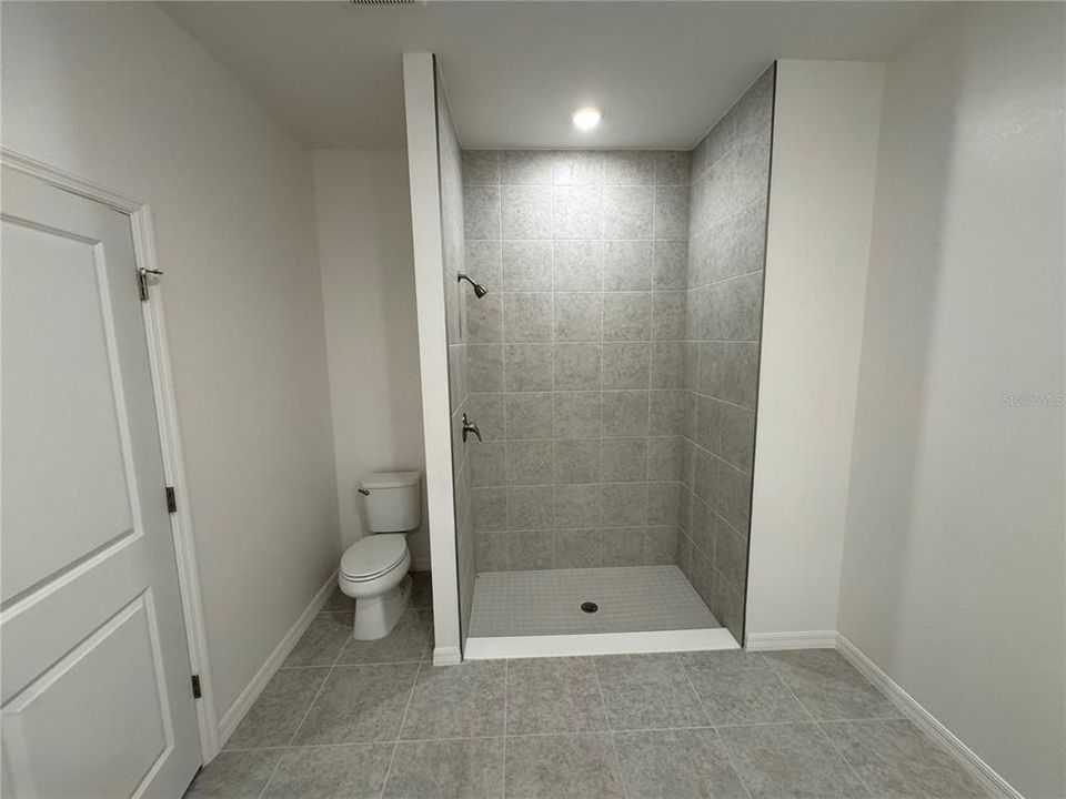 合同活跃: $379,900 (3 贝兹, 2 浴室, 1989 平方英尺)