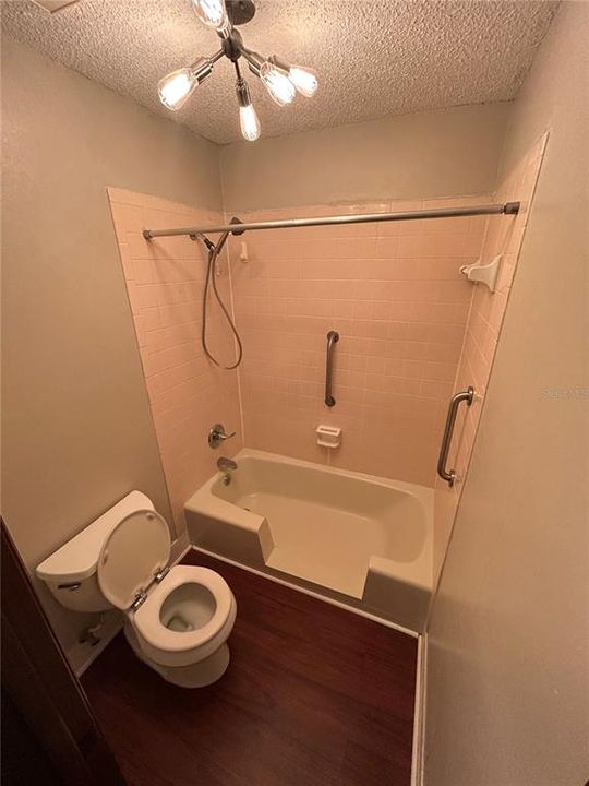 出租: $2,200 (3 贝兹, 2 浴室, 1596 平方英尺)