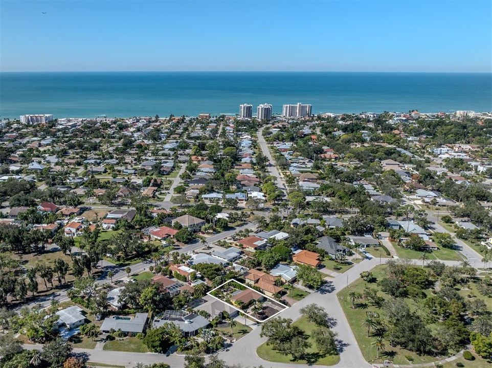 Activo con contrato: $574,500 (2 camas, 2 baños, 1128 Pies cuadrados)