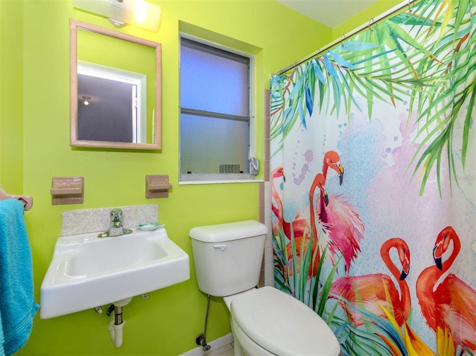 Activo con contrato: $574,500 (2 camas, 2 baños, 1128 Pies cuadrados)