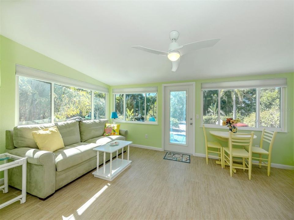 Activo con contrato: $574,500 (2 camas, 2 baños, 1128 Pies cuadrados)