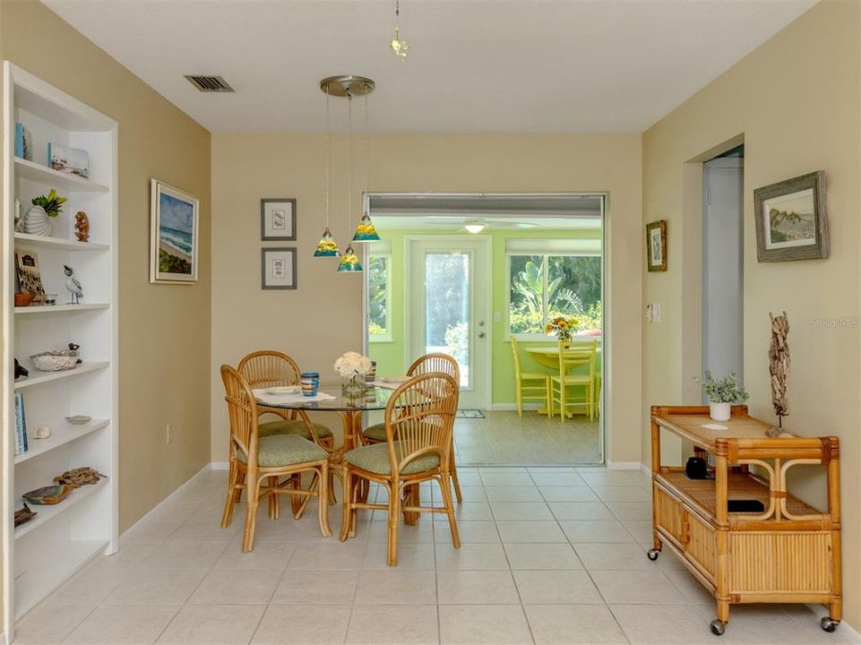 Activo con contrato: $574,500 (2 camas, 2 baños, 1128 Pies cuadrados)