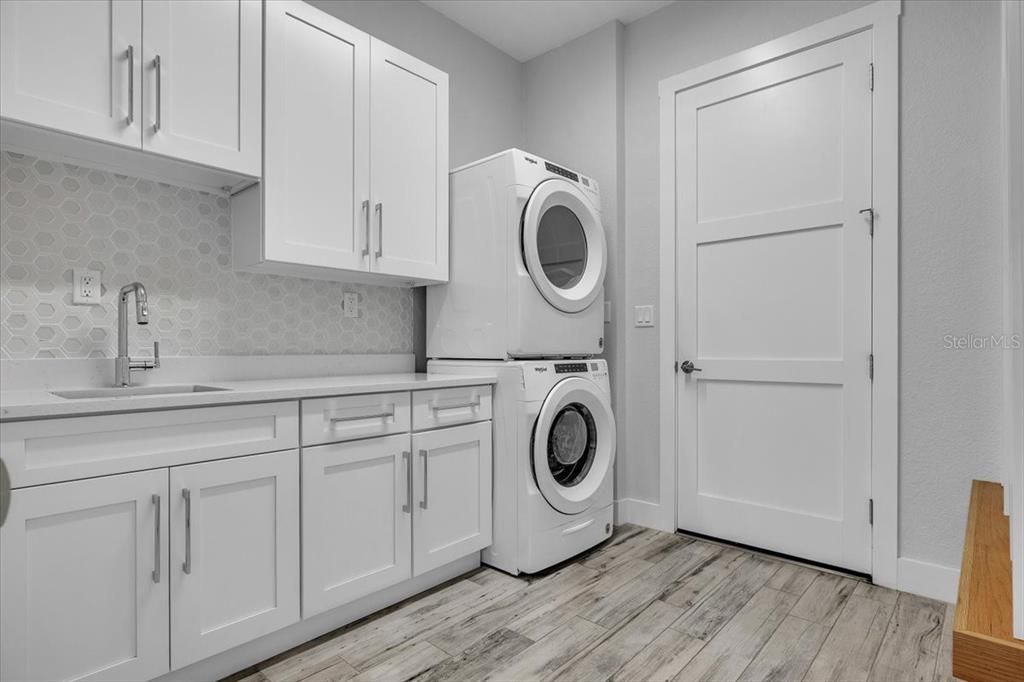 For Sale: $650,000 (3 beds, 2 baths, 2022 Square Feet)