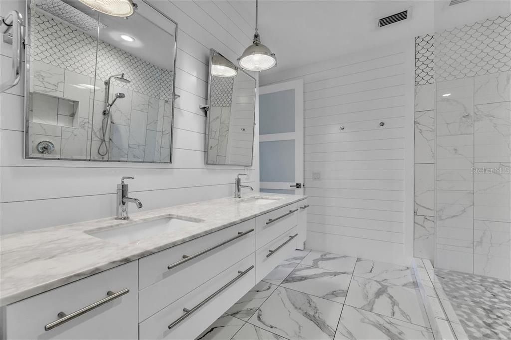 For Sale: $650,000 (3 beds, 2 baths, 2022 Square Feet)