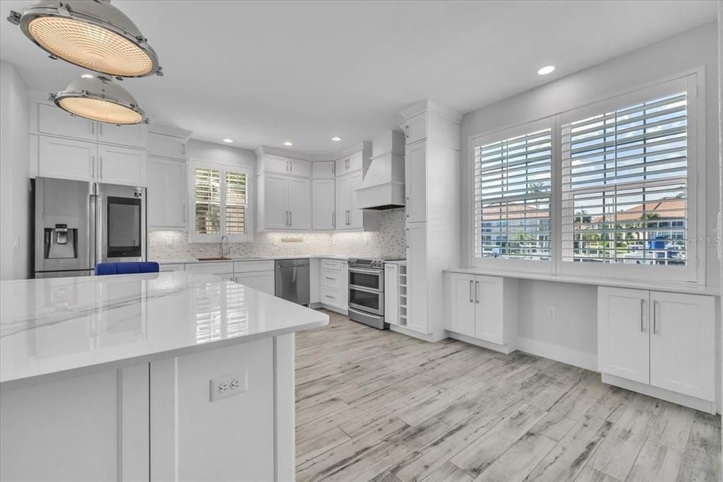 For Sale: $650,000 (3 beds, 2 baths, 2022 Square Feet)