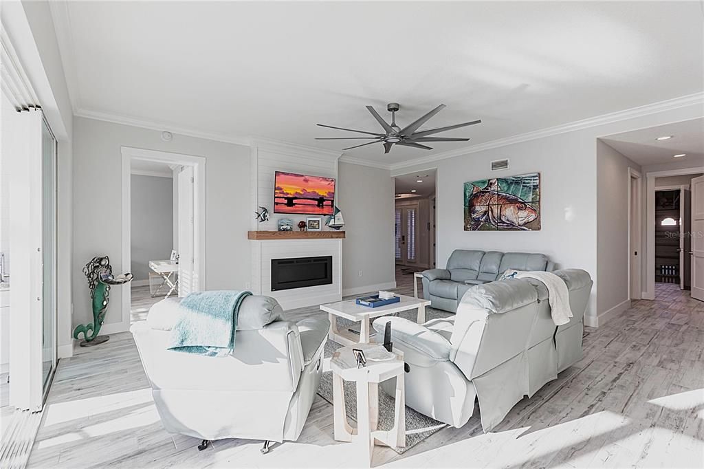 For Sale: $650,000 (3 beds, 2 baths, 2022 Square Feet)