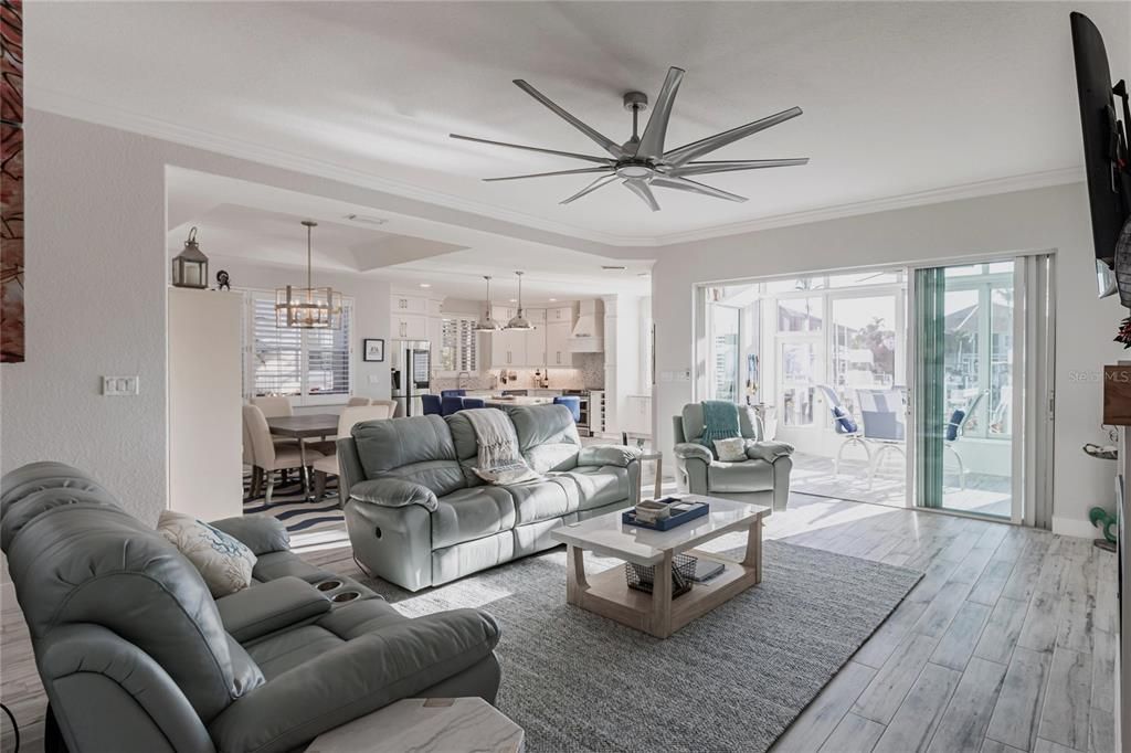 For Sale: $650,000 (3 beds, 2 baths, 2022 Square Feet)