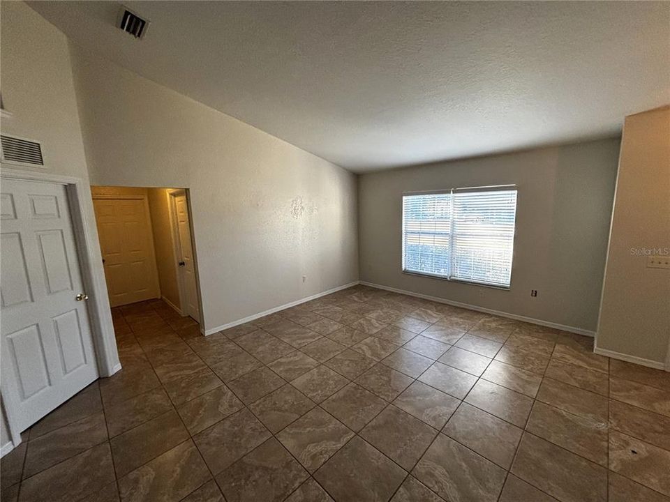 出租: $1,650 (3 贝兹, 2 浴室, 1599 平方英尺)