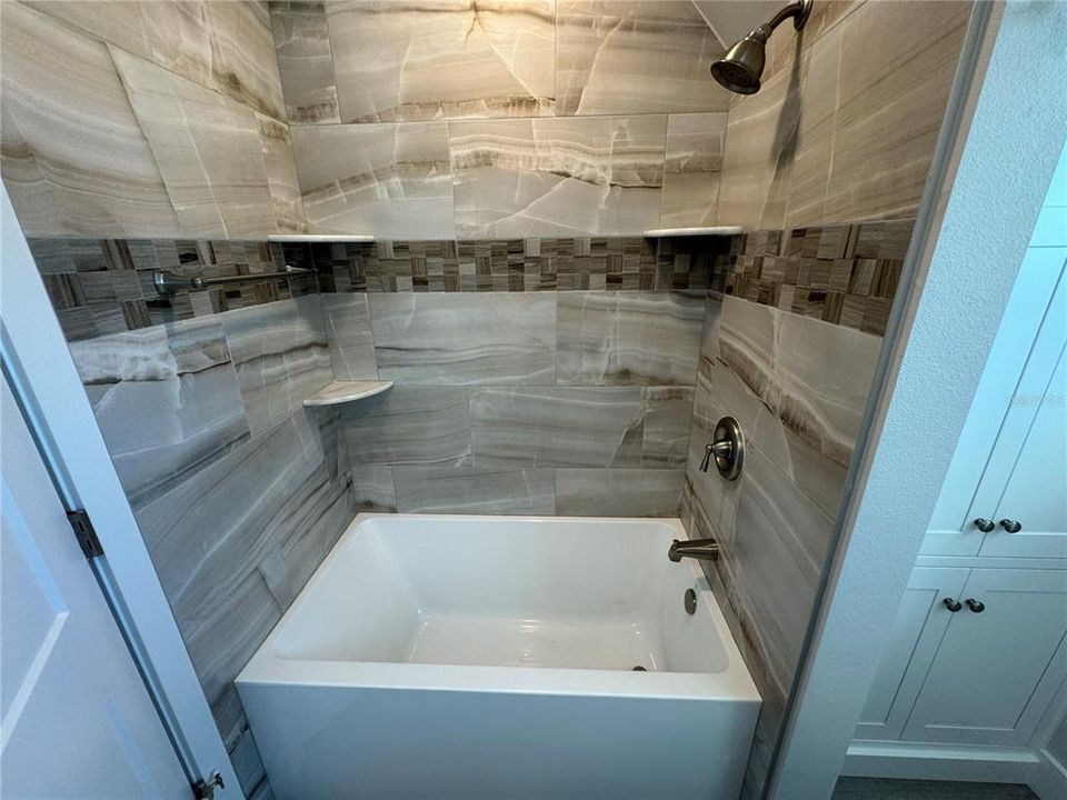 For Sale: $685,000 (3 beds, 3 baths, 1516 Square Feet)