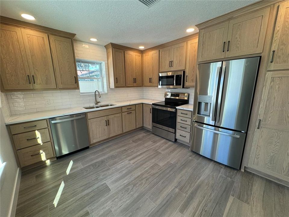 For Sale: $685,000 (3 beds, 3 baths, 1516 Square Feet)